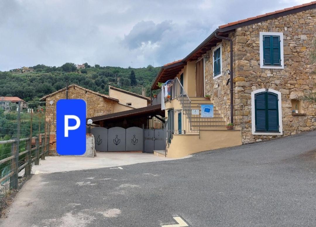 Il Nido Del Viaggiatore Vallebona Exterior foto